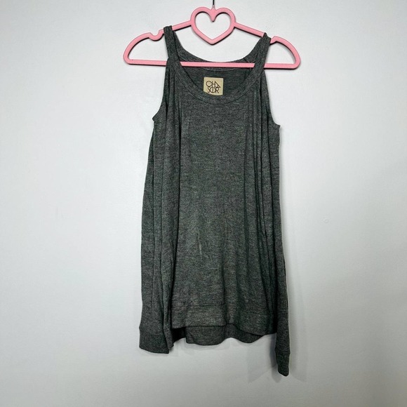 Chaser NWT Long Sleeve Cold Shoulder Raglan Scoop Neck Top Gray Size Medium - Picture 2 of 5